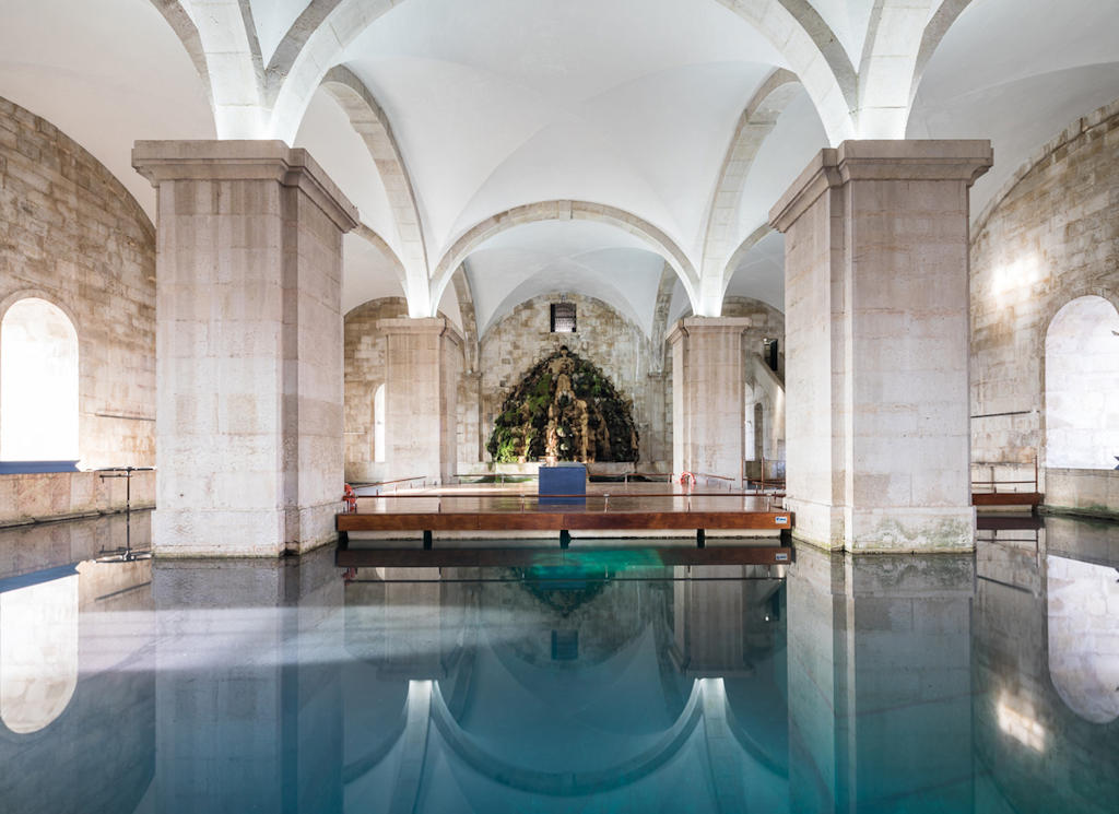 Uncover the intriguing history and architectural beauty of the Water Museum (Reservatório da Mãe d'Água das Amoreiras) in Lisbon, a captivating cultural attraction.