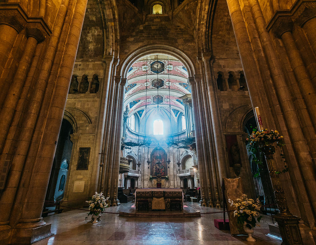 Uncover the artistic marvels and architectural grandeur of Lisbon Cathedral, showcasing a blend of Romanesque and Gothic styles in its captivating design.