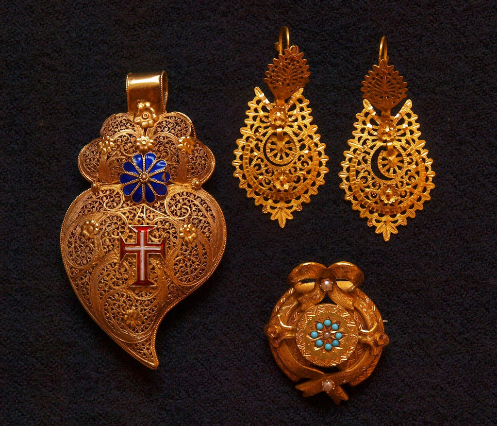 Uncover the exquisite beauty and cultural heritage of Portuguese filigree, a captivating art form that combines intricate metalwork with timeless craftsmanship.