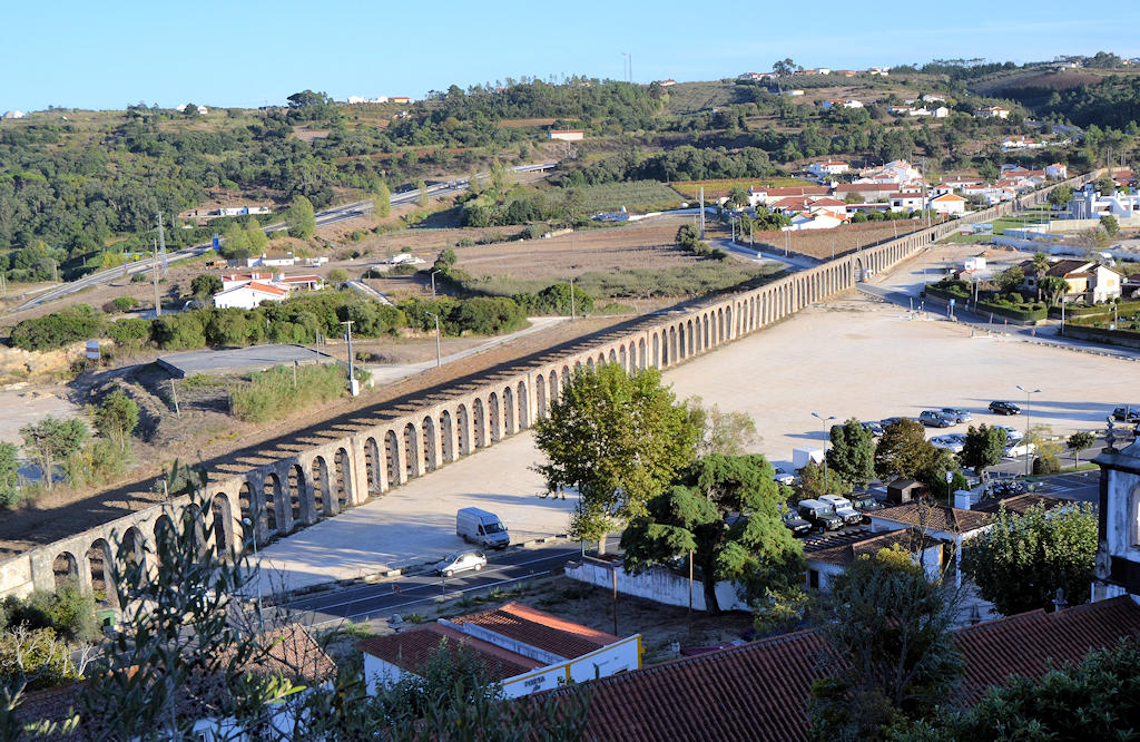 Unveil the rich history and architectural splendor of Acueducto de Óbidos (Aqueduto de Usseira), a remarkable water supply system that shaped Óbidos, Portugal, under the patronage of Queen Catarina.