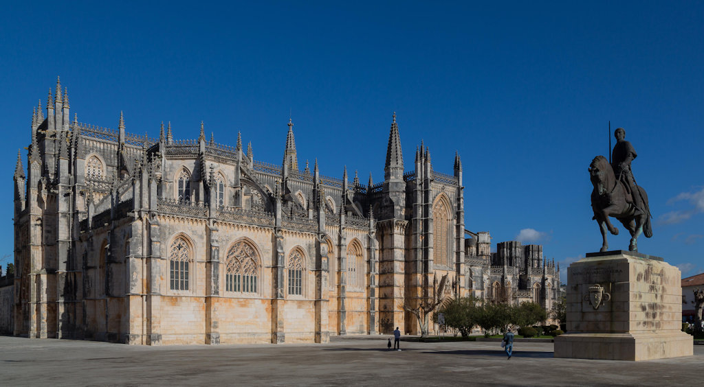 Uncover the captivating charm of Batalha, Portugal, with its iconic Batalha Monastery and a rich tapestry of history and culture. A memorable day trip from Lisbon.
