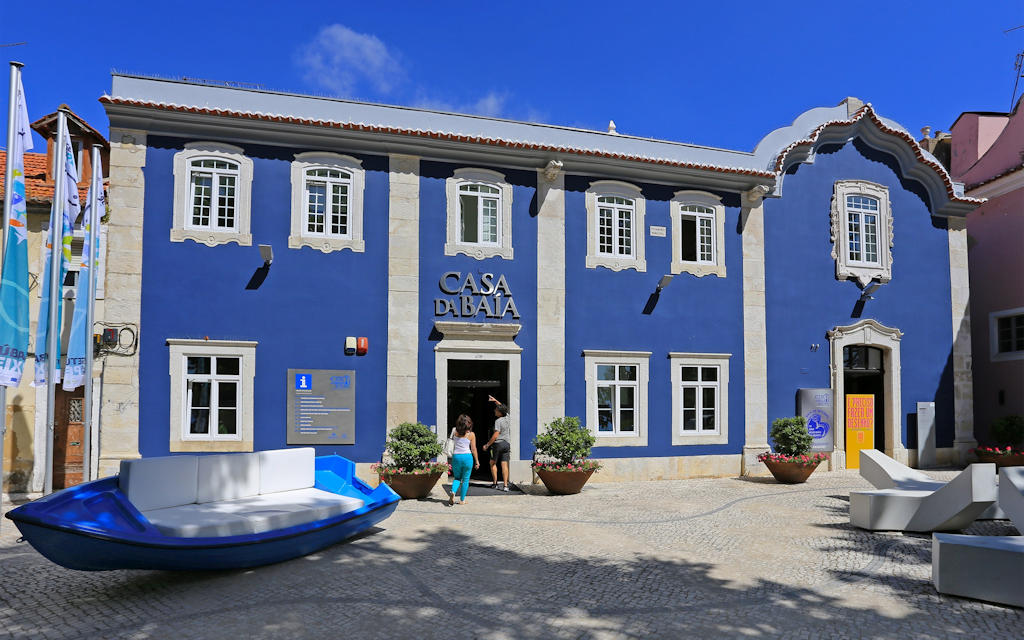 Casa da Baía de Setúbal invites you to experience the cultural heritage, exhibitions, events, and breathtaking bay views in this recommended day trip from Lisbon.
