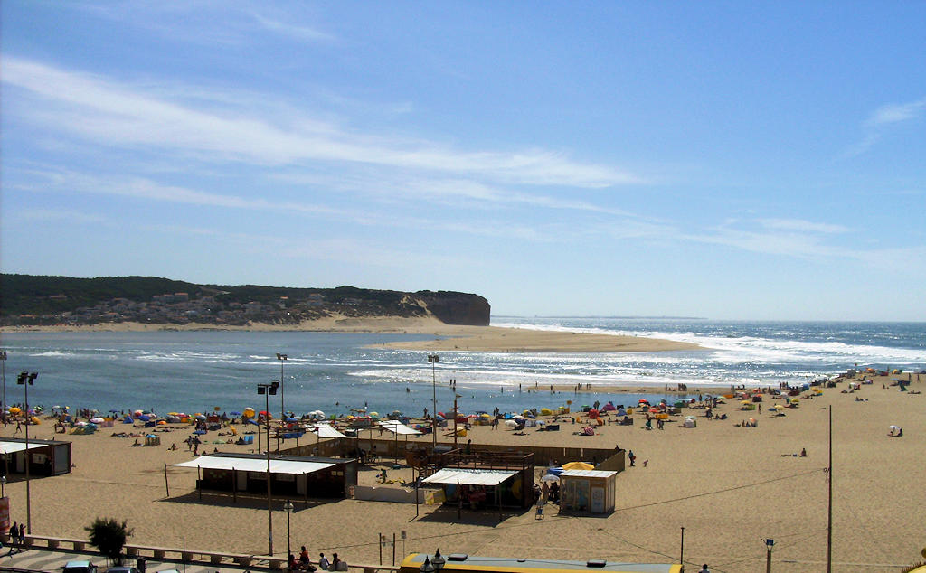 Experience the natural wonders of Foz do Arelho's stunning beaches in Portugal, from tranquil shores to hidden coves, and enjoy an unforgettable day trip from Lisbon.