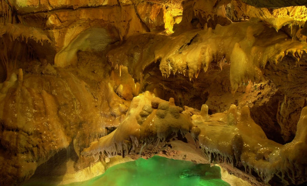 Journey into the depths of Grutas da Moeda, a captivating underground cave system near Batalha, and witness nature's breathtaking geological formations.