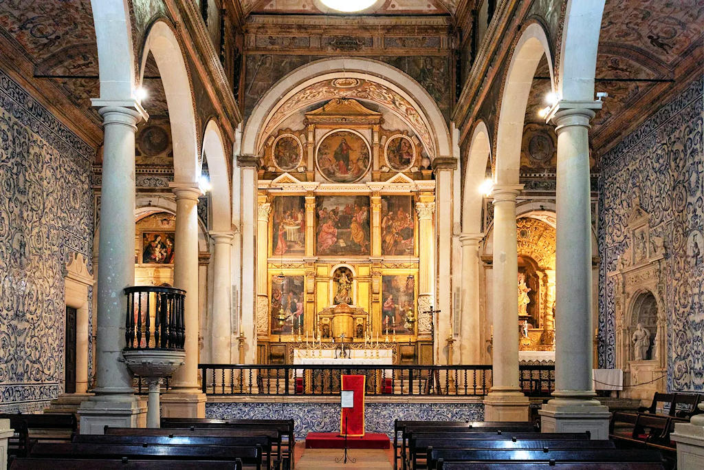 Santa Maria Church in Óbidos is a stunning exemplar of Portuguese Gothic architecture, steeped in historical significance and adorned with intricate details.