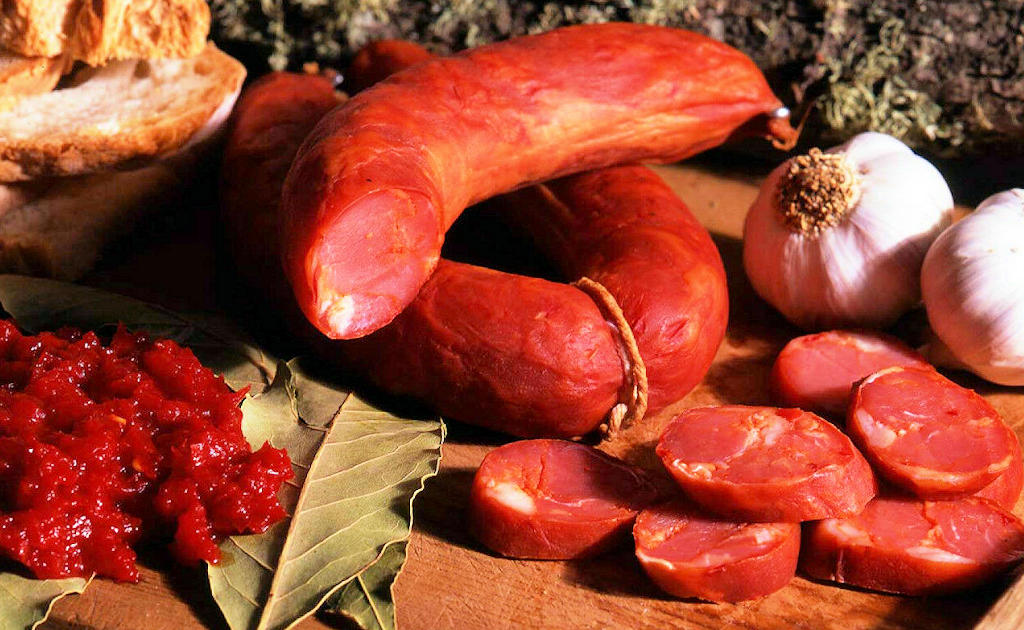 Exploring the Rich Flavors of Portuguese Sausages: From Linguiça to Chouriço de Ossos, discover the diverse and delicious world of Portuguese charcuterie.