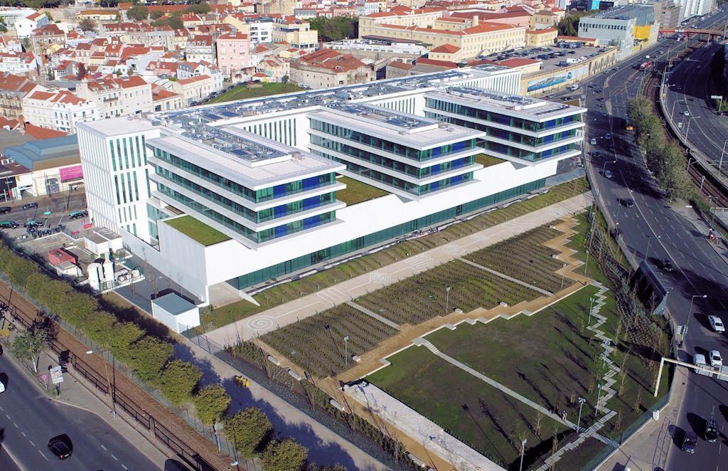 CUF Tejo Hospital is revolutionizing healthcare through innovation, research, and a multidisciplinary approach to create a better future for patients.