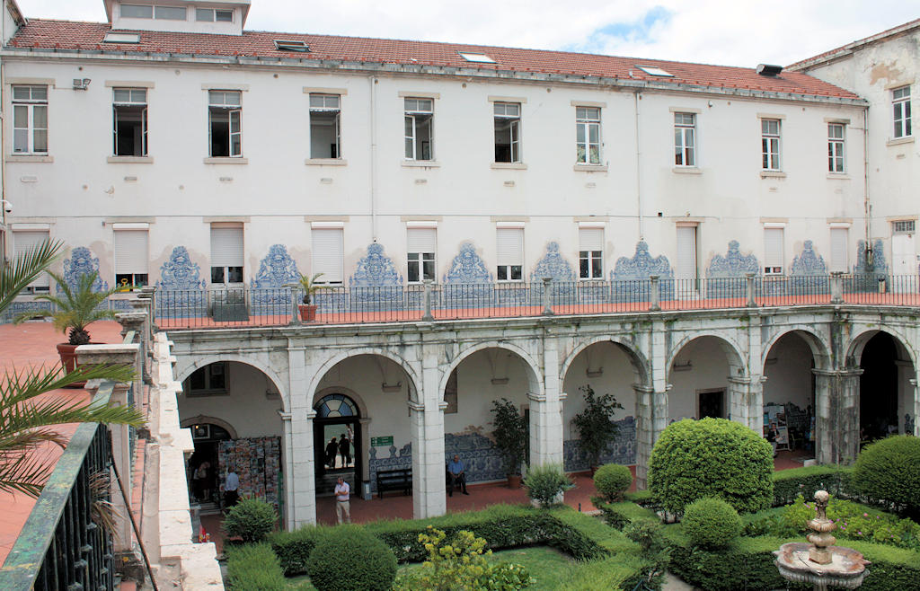 Santa Marta Hospital in Lisbon's Santo António district combines a rich historical backdrop with exceptional healthcare services, embodying a legacy of compassion and commitment to the community.