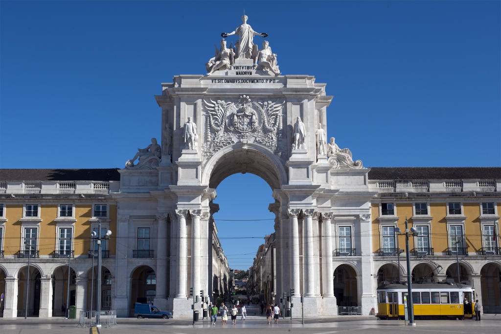 Behold the majesty of Arco da Rua Augusta, a symbol of Lisbon's grandeur and a gateway to its rich history, offering breathtaking views of the city's vibrant streets and vibrant culture.