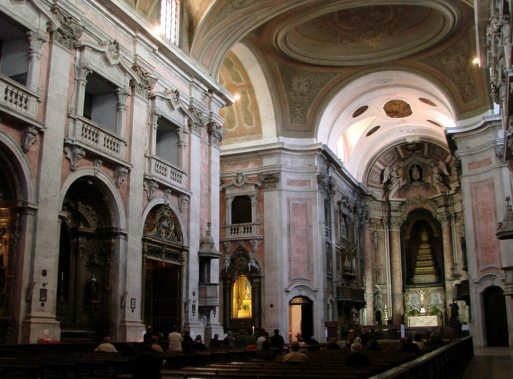 Delve into the captivating history and architectural splendor of Lisbon's Graça Church, a cultural treasure nestled in the heart of the Graça district.