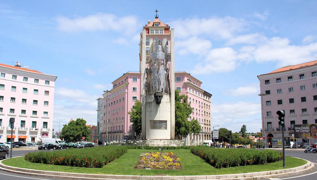 Experience the allure of Praça Francisco Sá Carneiro in Lisbon, a harmonious blend of Portuguese Suave architecture and a tribute to a visionary leader.