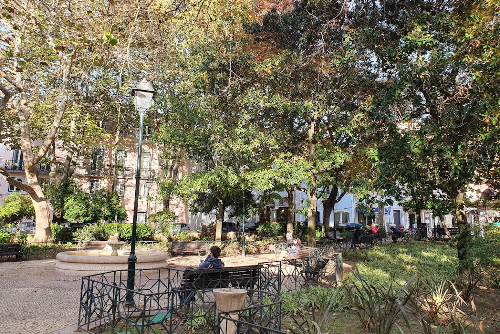 Unwind amidst the lush greenery and tranquility of Jardim Fialho de Almeida, a hidden oasis in the heart of Lisbon's Misericórdia district.