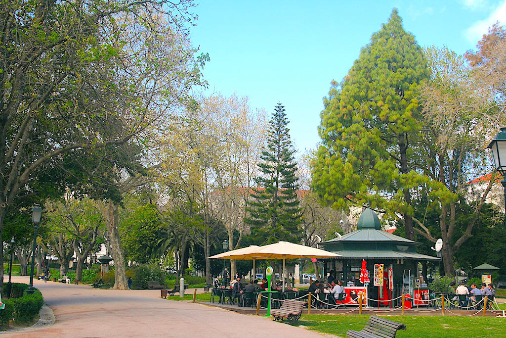 Escape the city and find serenity at Jardim da Estrela Park, Lisbon's hidden oasis offering lush gardens, cultural events, and a peaceful atmosphere.