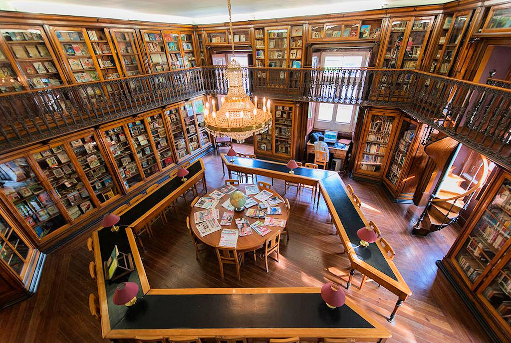 Delve into the historic charm of Lisbon's Municipal Library of St. Lazarus - a cultural haven preserving timeless books and captivating tales, waiting to be discovered.