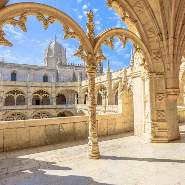 The Majestic Architecture of Jerónimos Monastery