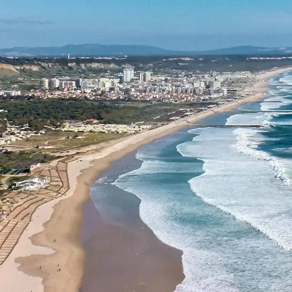 Costa da Caparica: A Coastal Paradise near Lisbon