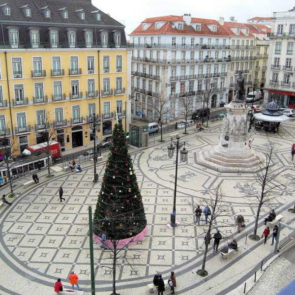 Luís de Camões Square (Praça de Luís de Camões)