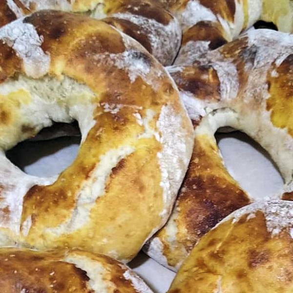 Regueifa de Canela: Portugal's Flavored Bread Tradition